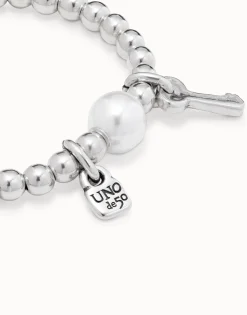 Bangle bracelet with pearl