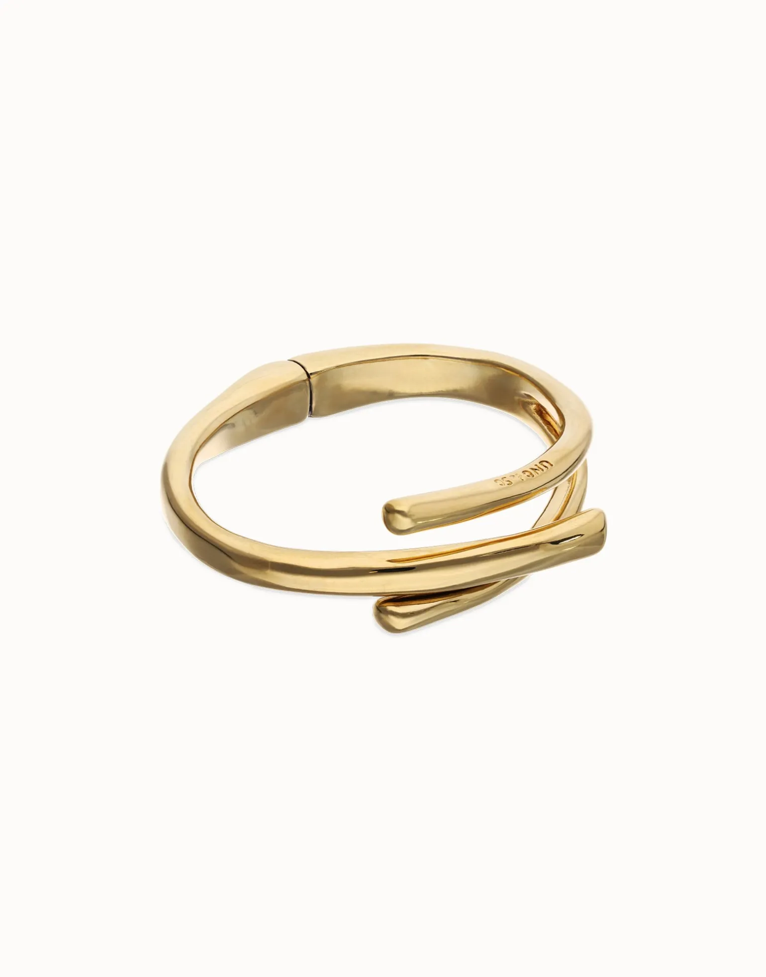 Bangle bracelet with three intertwined organic shapes
