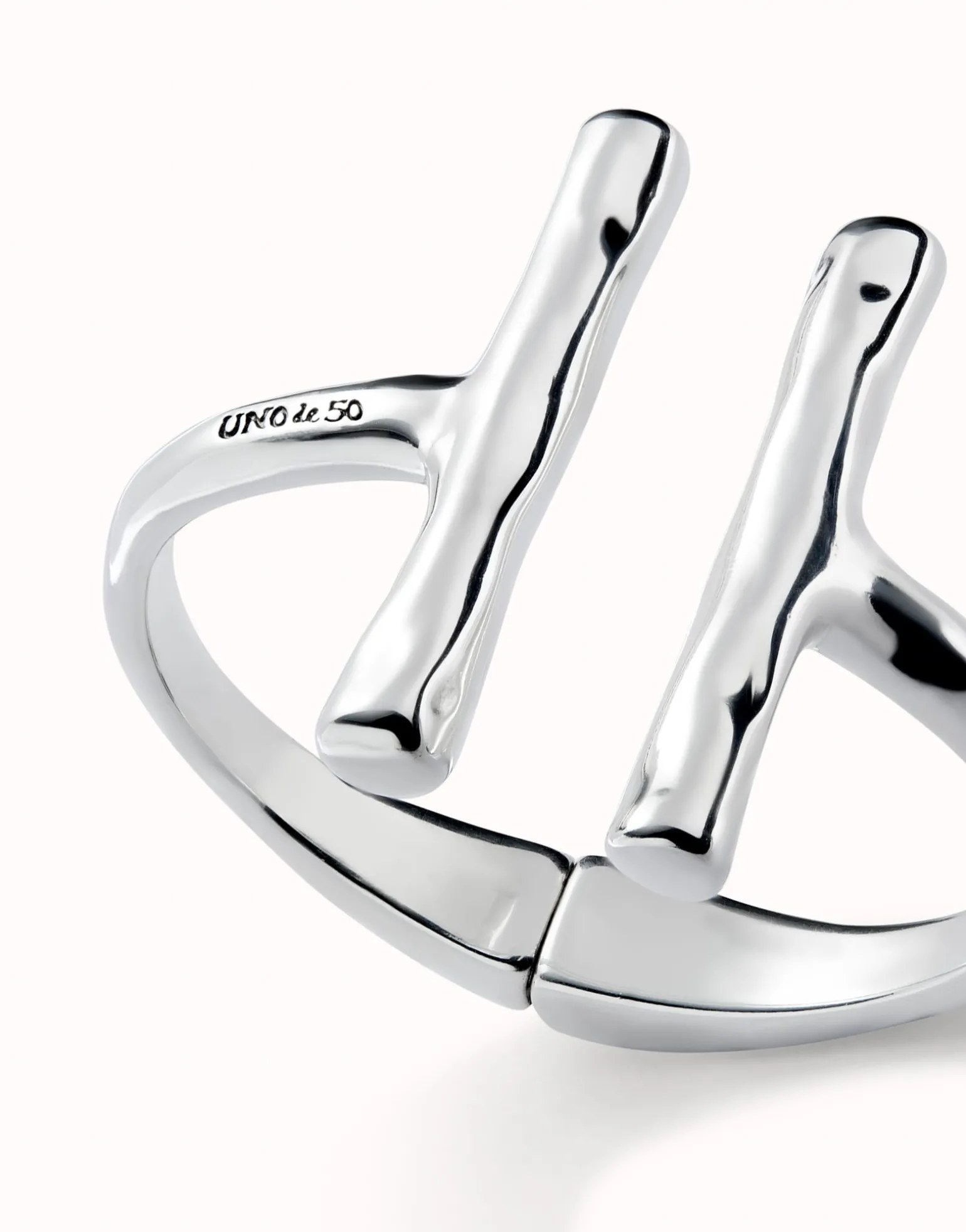 Bangle bracelet with two long tubes