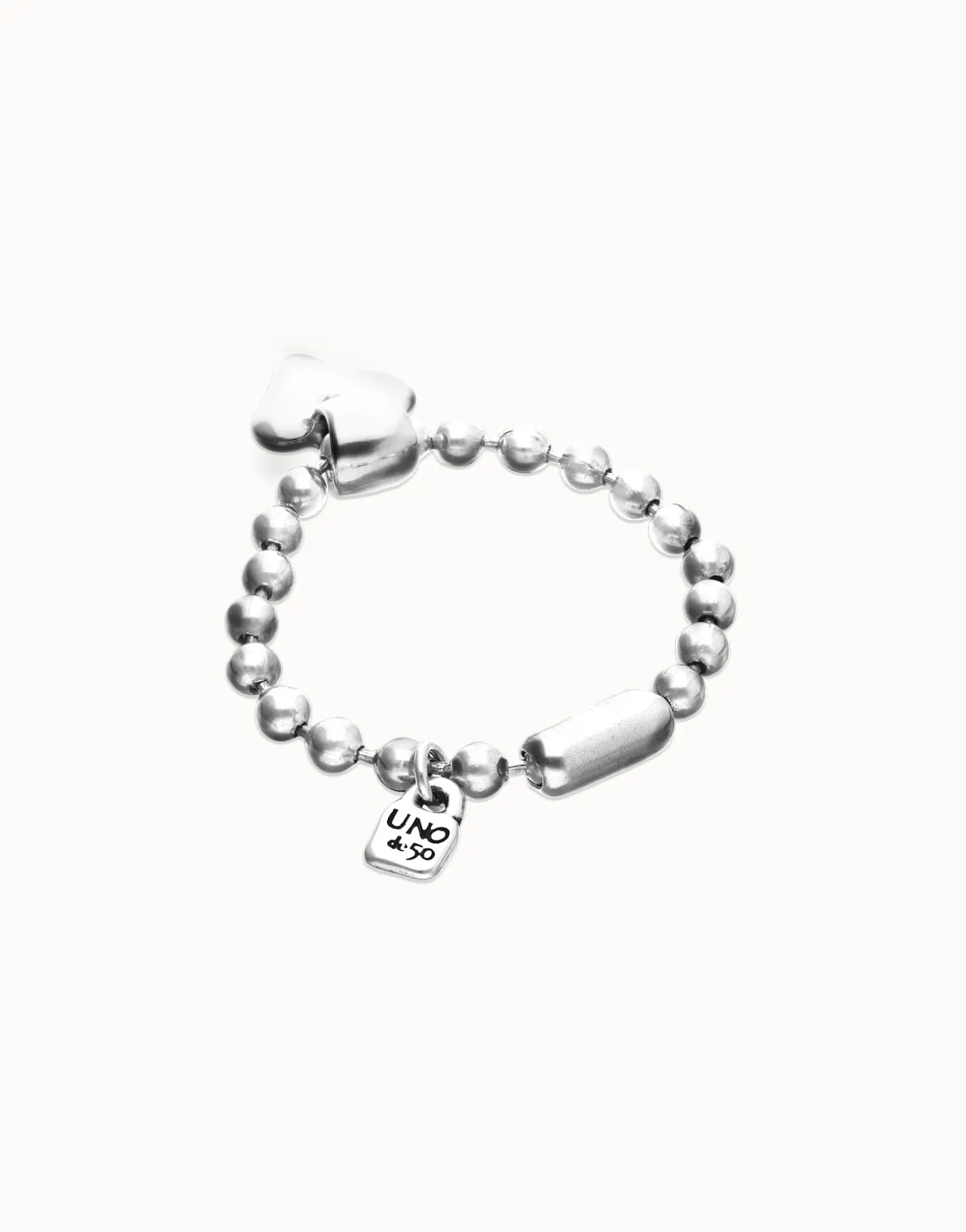 Bead bracelet with heart detail