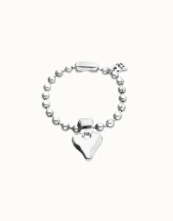 Bead bracelet with heart detail