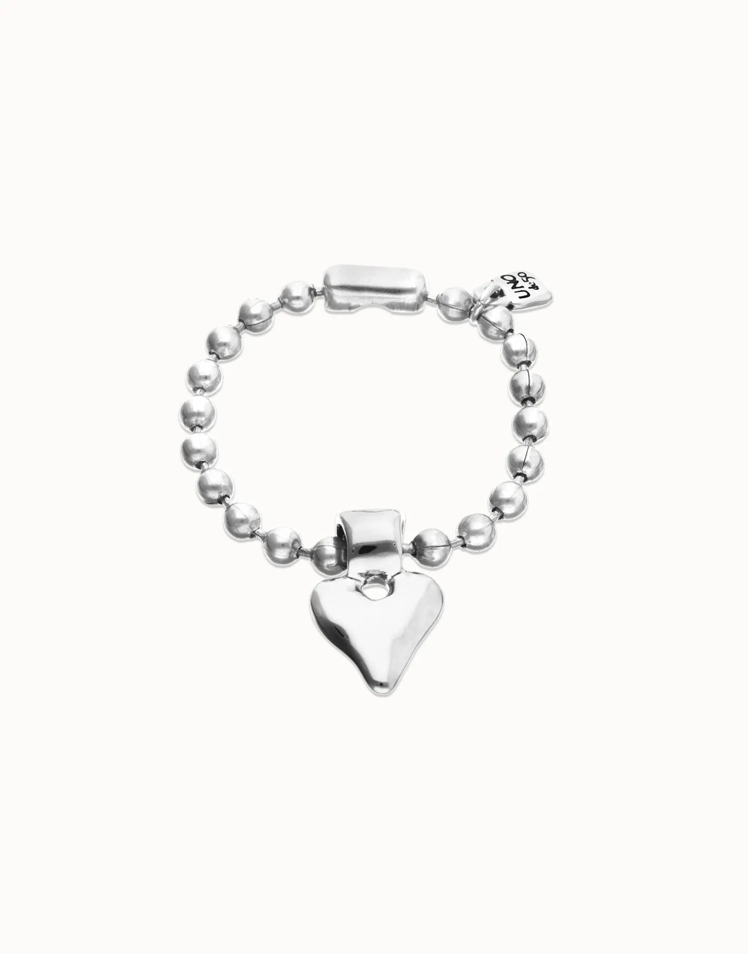 Bead bracelet with heart detail