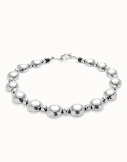 Beaded necklace with larger central bead