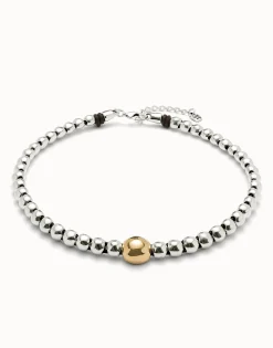 Beaded short necklace with larger central bead