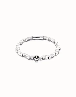 Beaded stretch bracelet with a skull