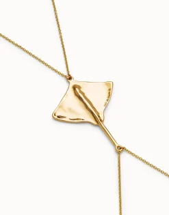 Body chain with manta ray