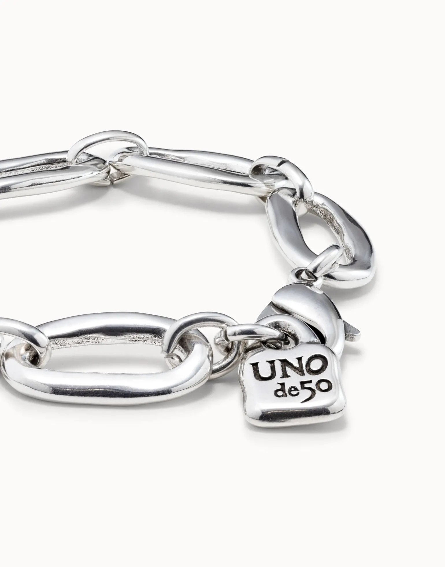 Bracelet with chunky links