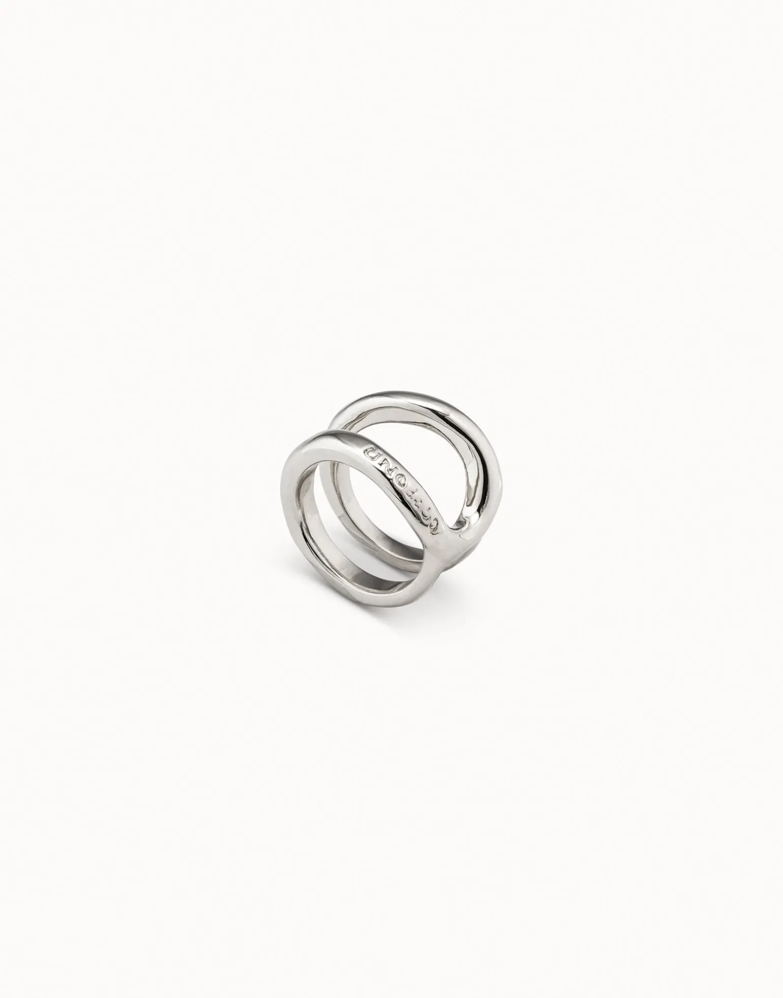Double curved ring