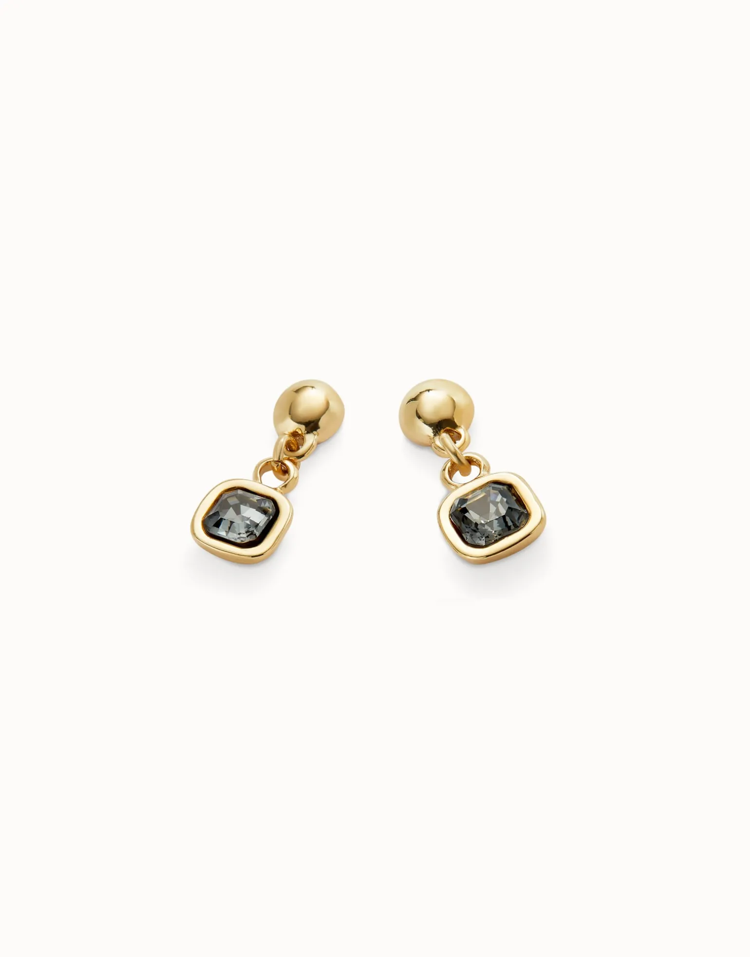 Drop earrings with black crystal
