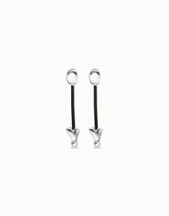 Drop earrings with leather and chained hearts