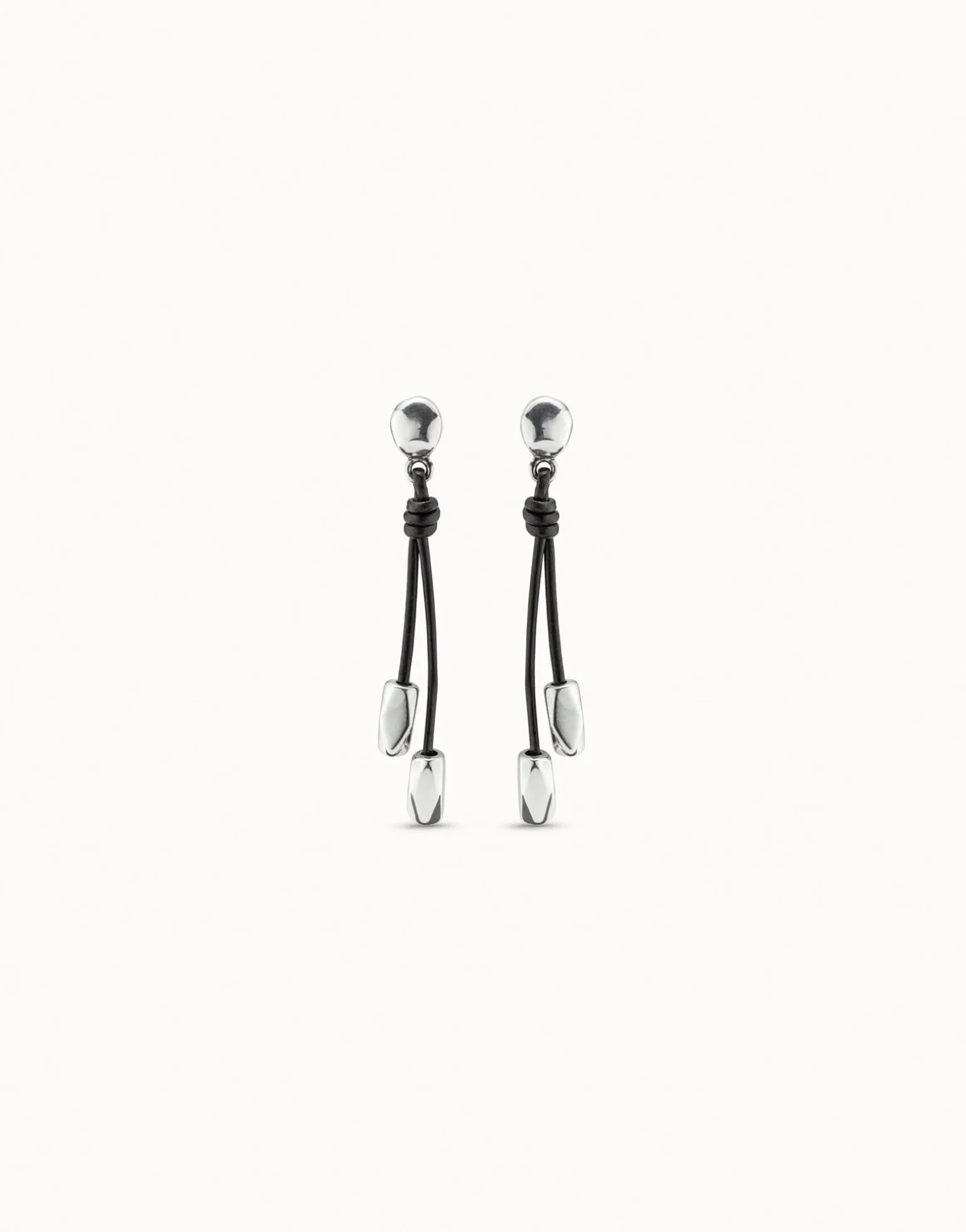 Drop leather earrings