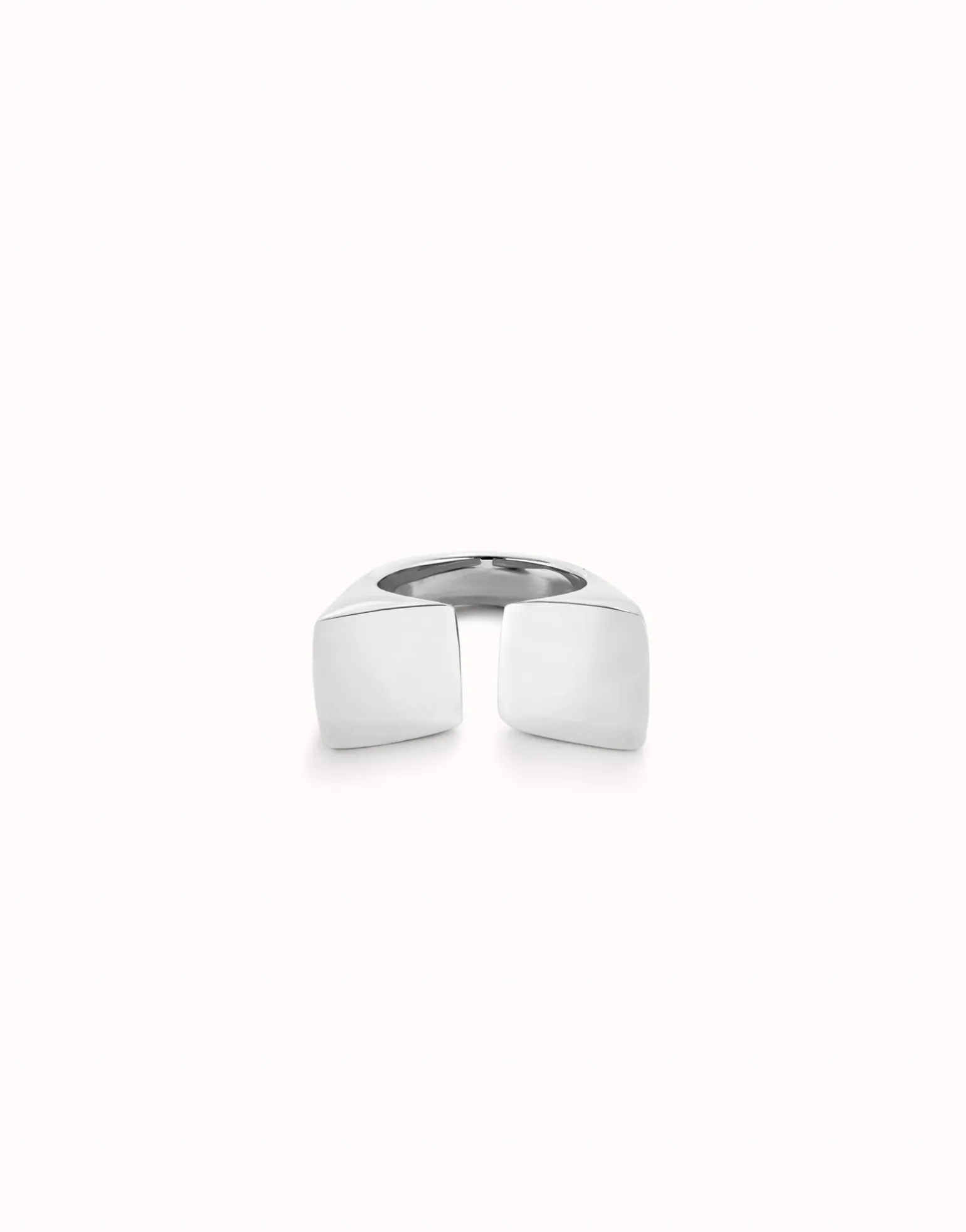 Geometric ring with large square shape