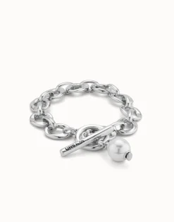 Large link chain bracelet with a pearl