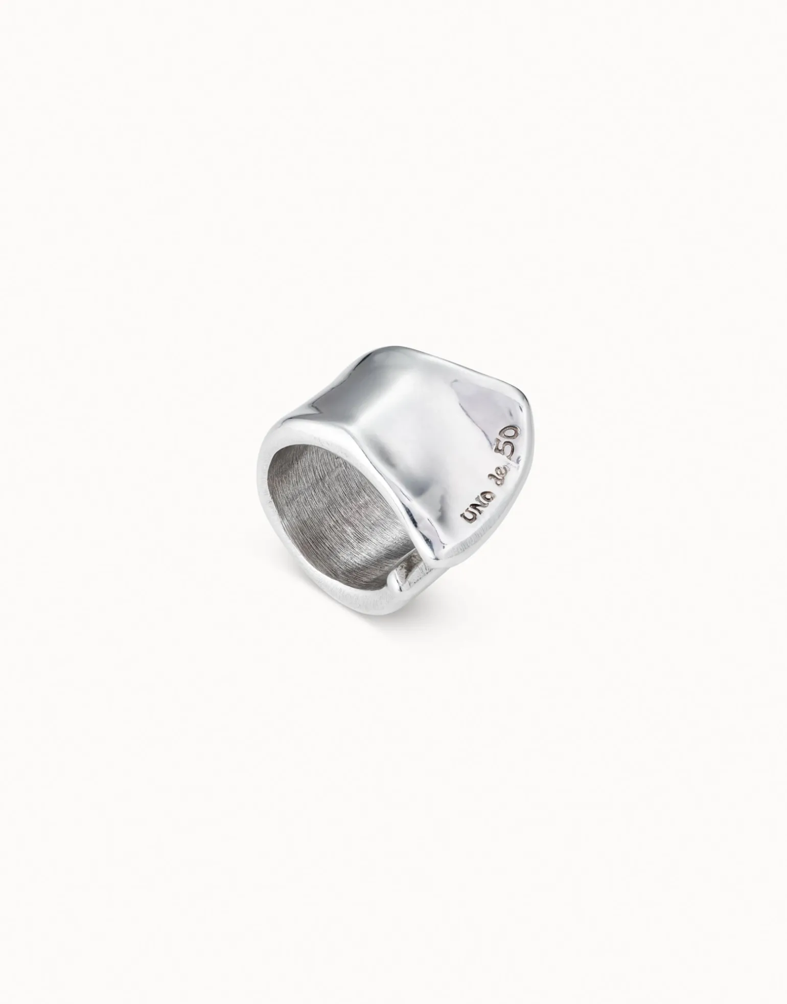 Large open ring