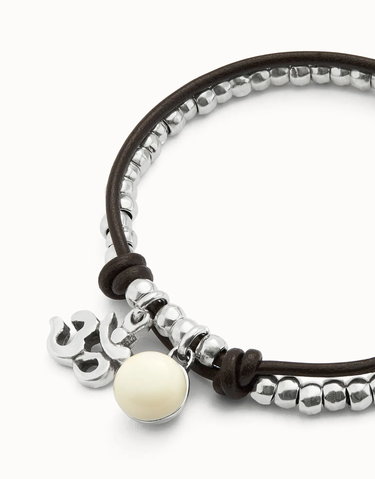 Leather beaded bracelet with ivory murano glass