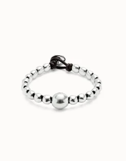 Leather bracelet with a large bead