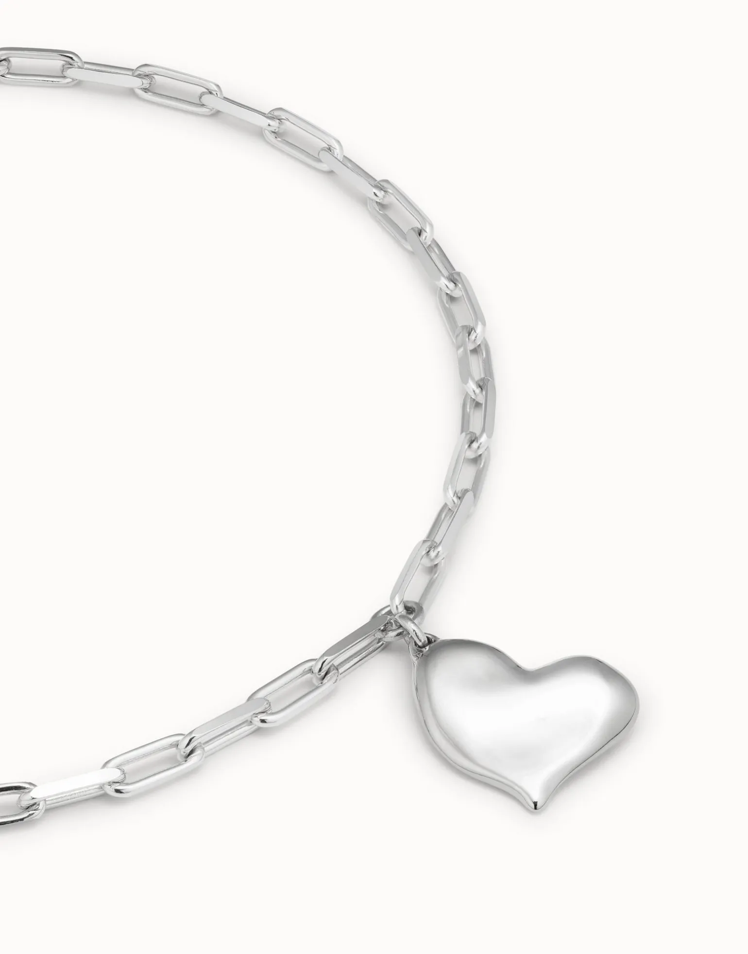 Link chain necklace with heart