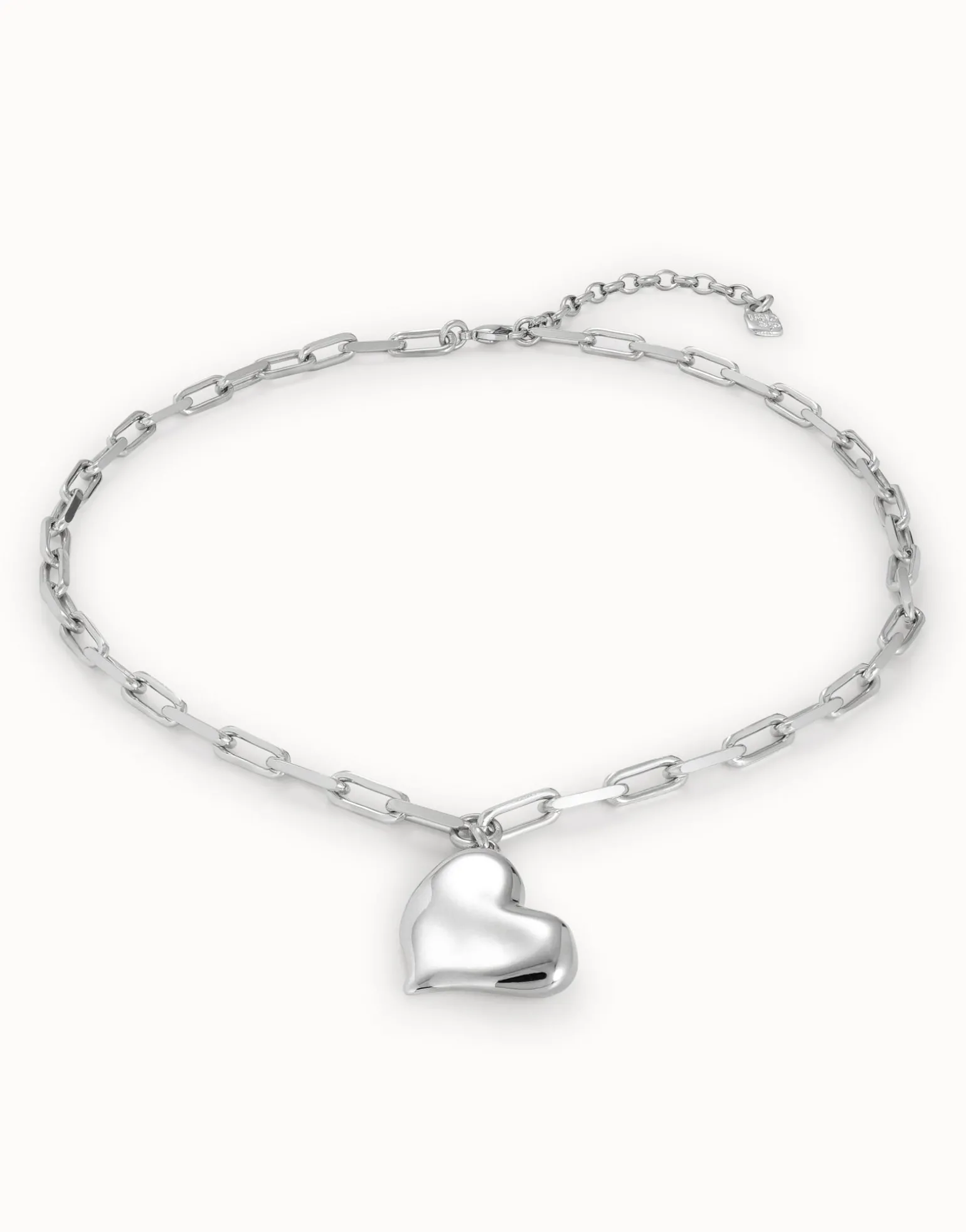 Link chain necklace with heart