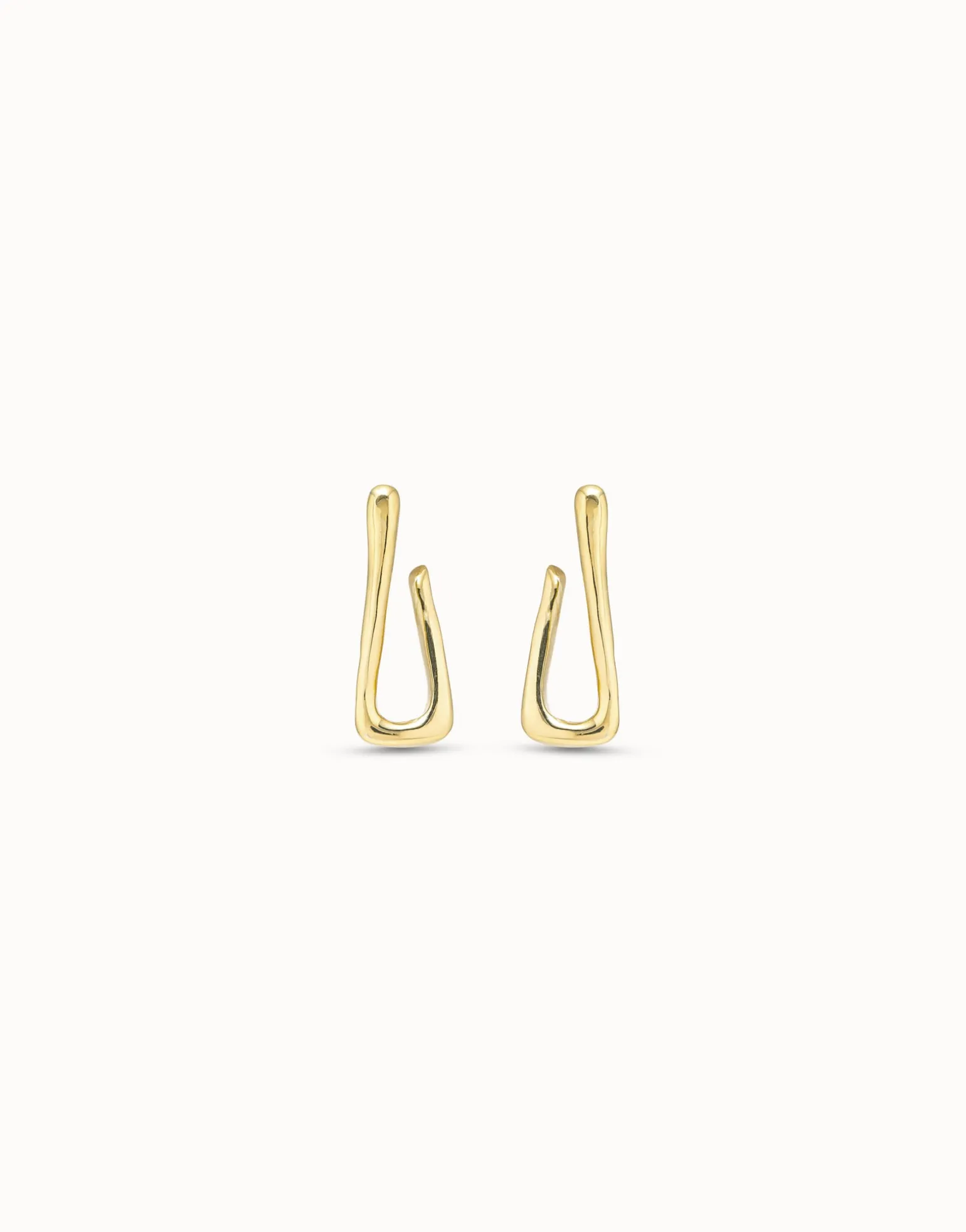 Link shaped hoop earrings