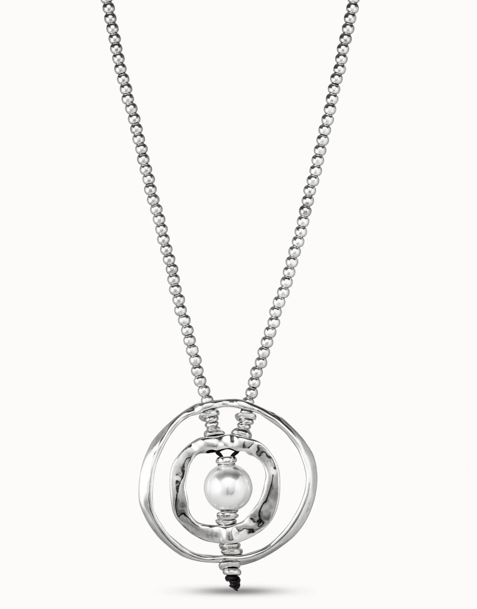 Long pendant necklace with pearl