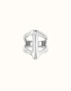 Manta ray-shaped ring