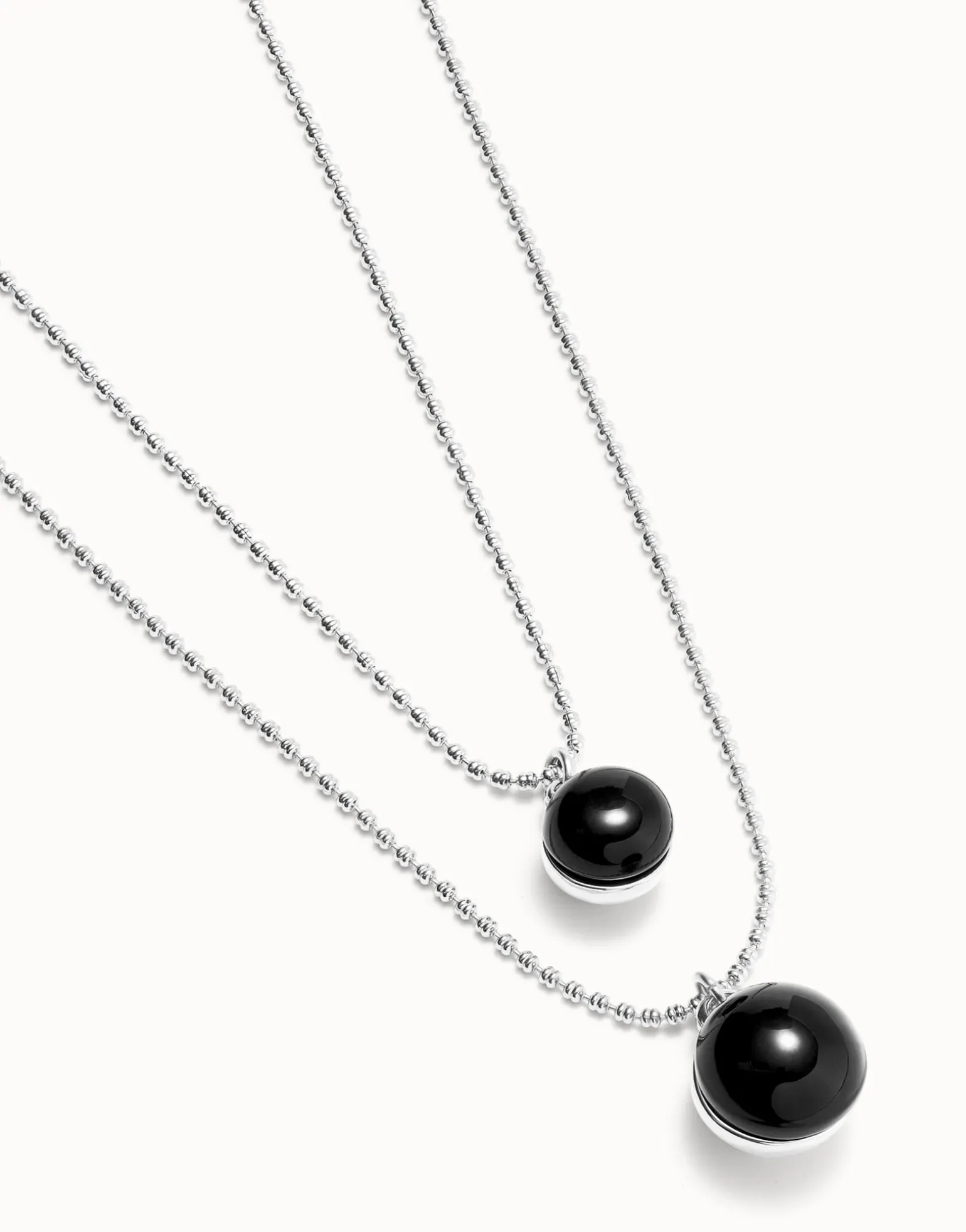 Multi-layer pendant link necklace with black murano glass