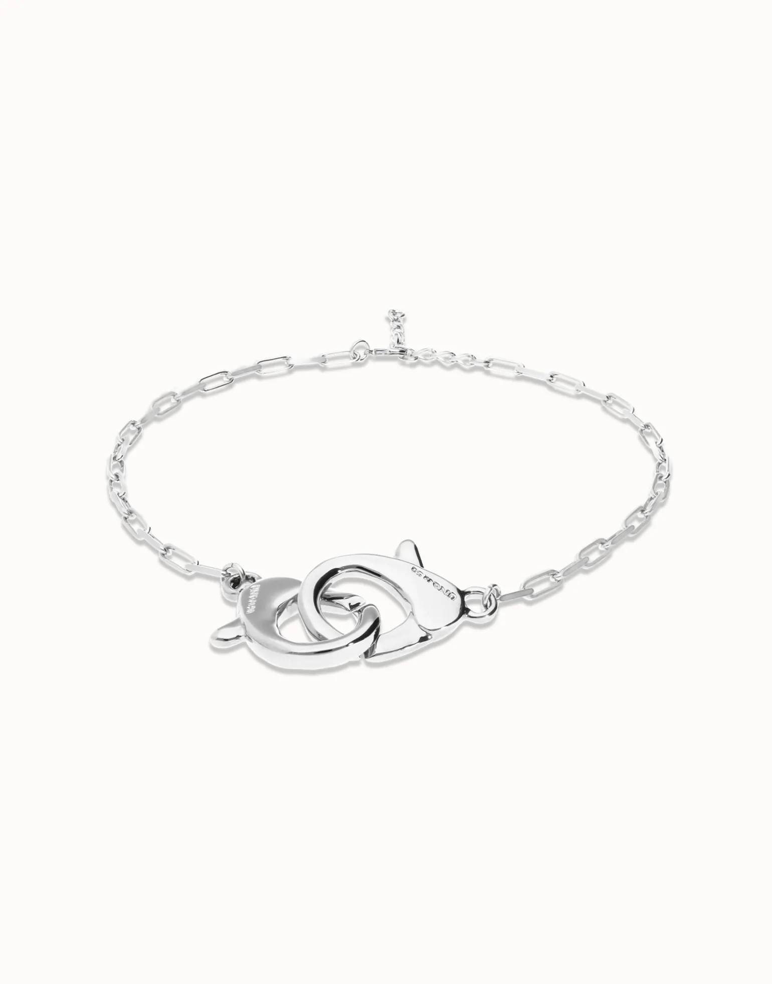 Necklace with large interlocking snap hook
