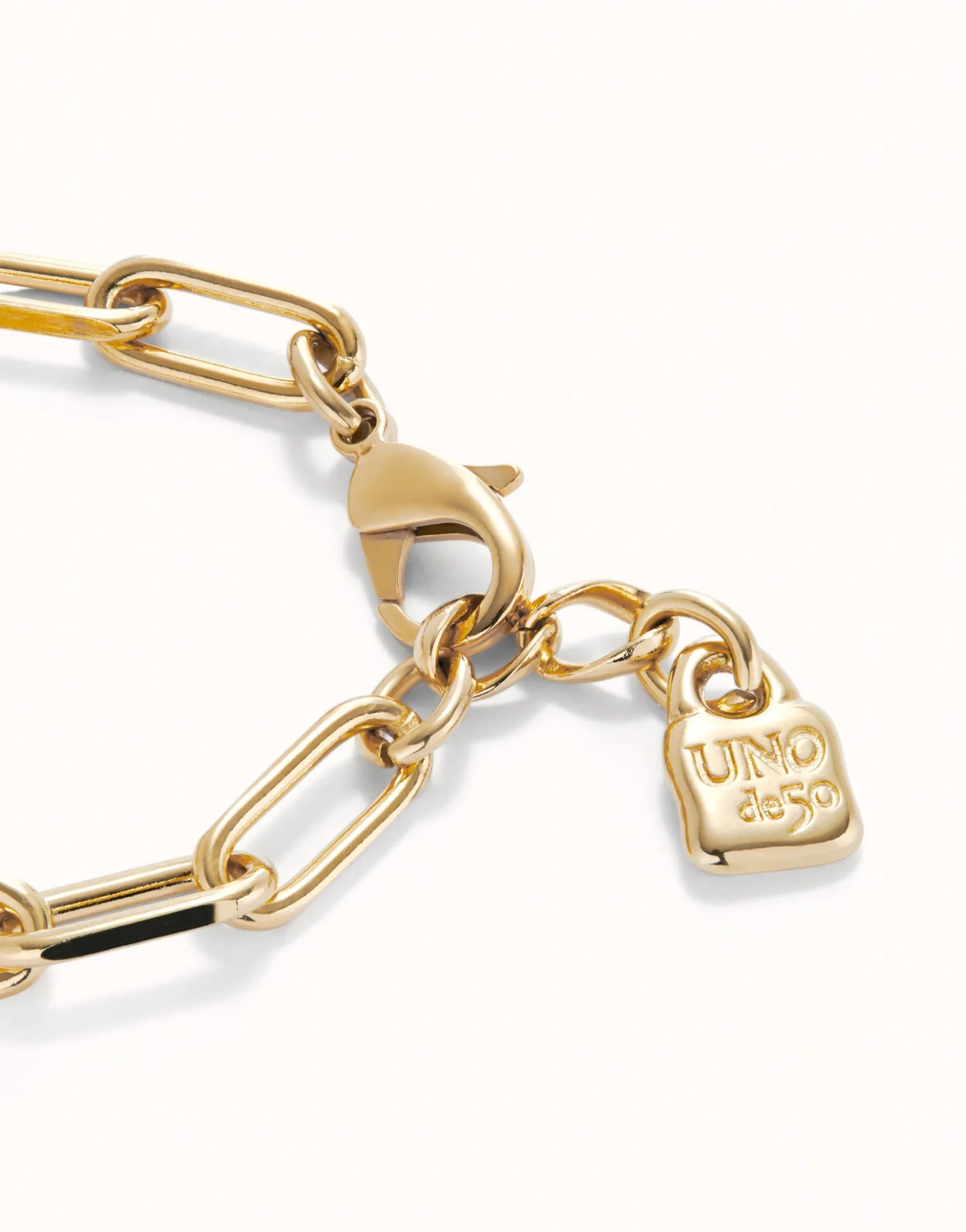 Paper clip link bracelet with padlock