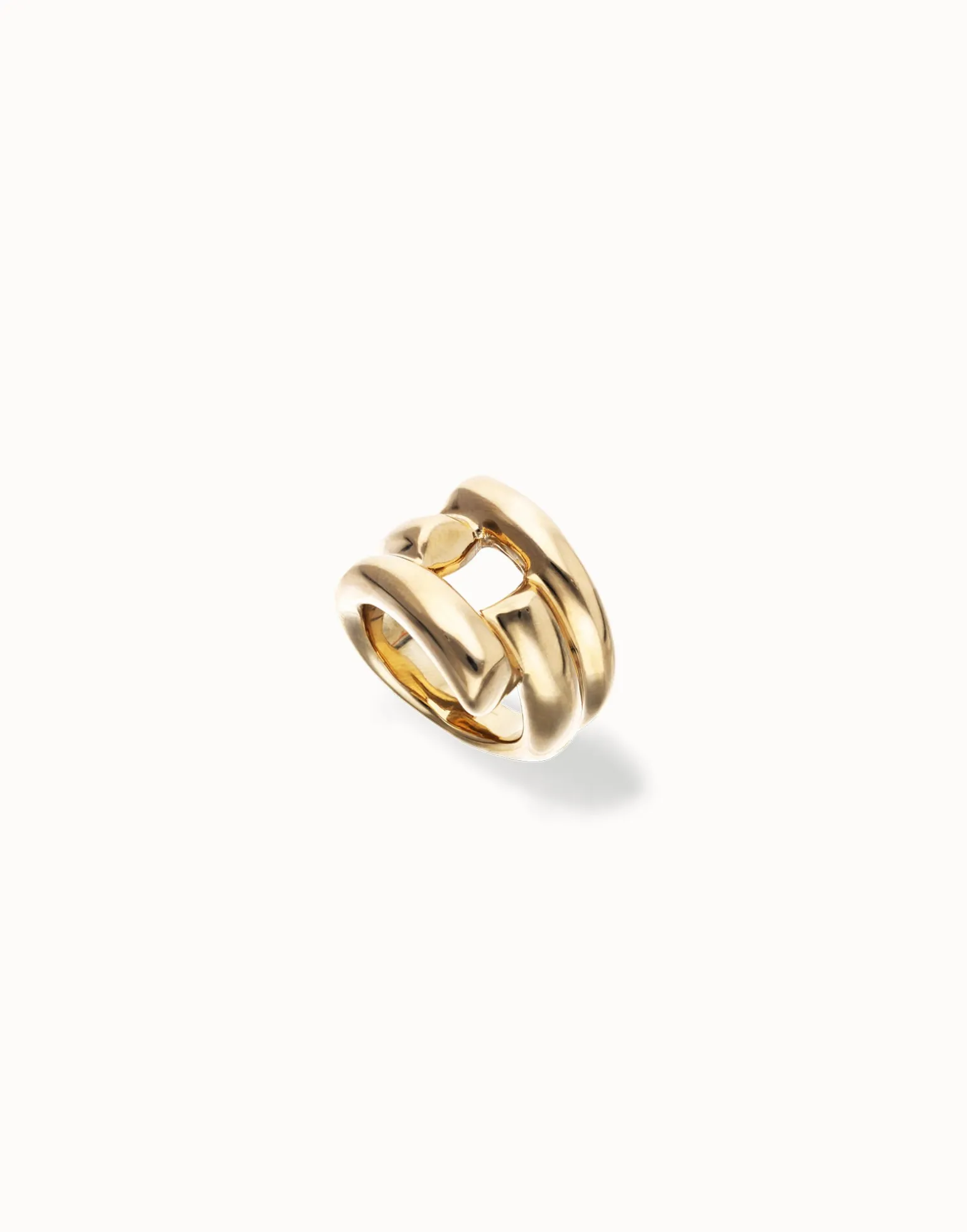 Ring with four intertwined organic shapes