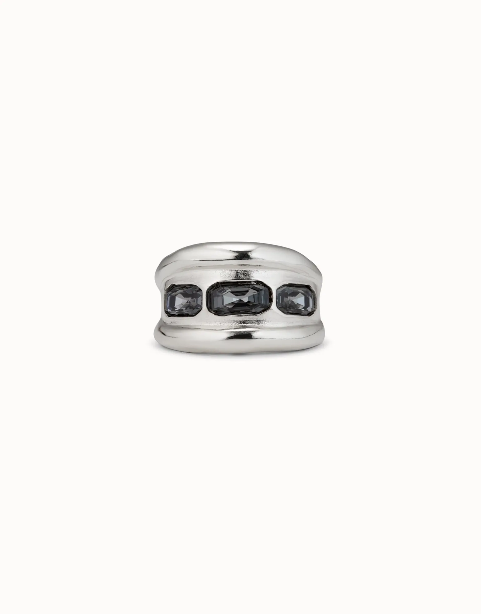 Ring with 3 grey crystals