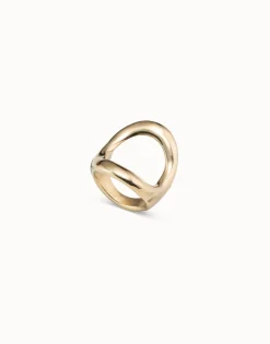 Ring with large central oval