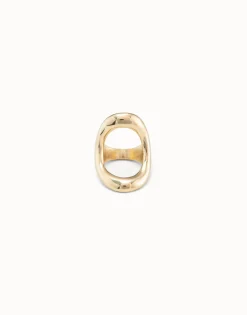 Ring with large central oval