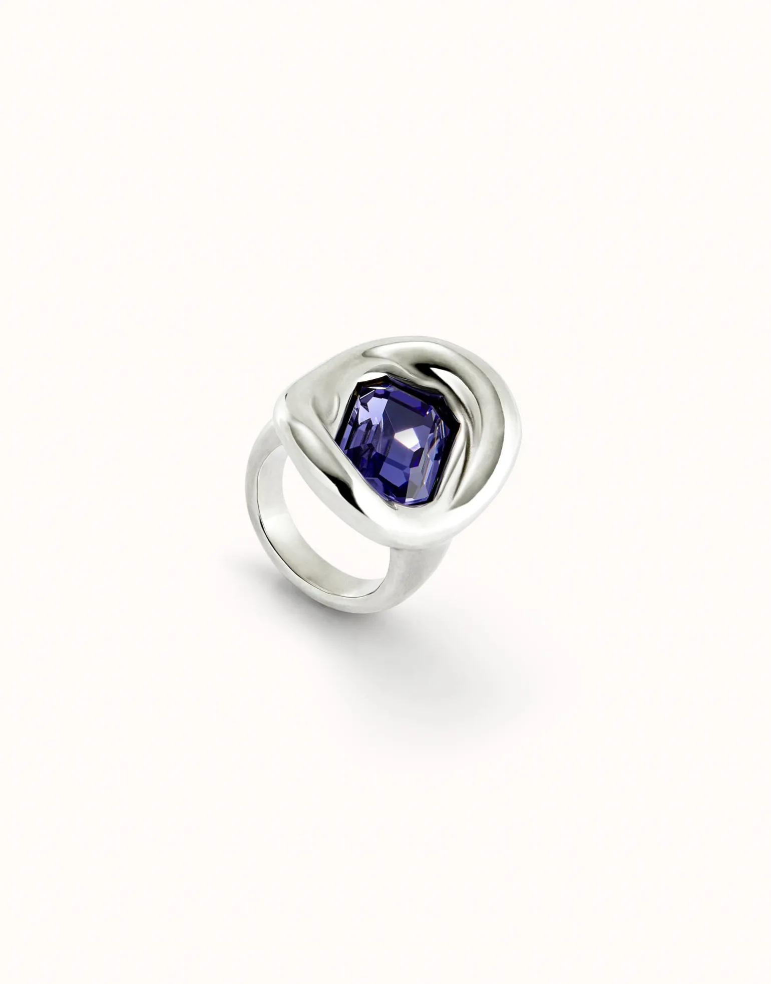 Ring with purple crystal