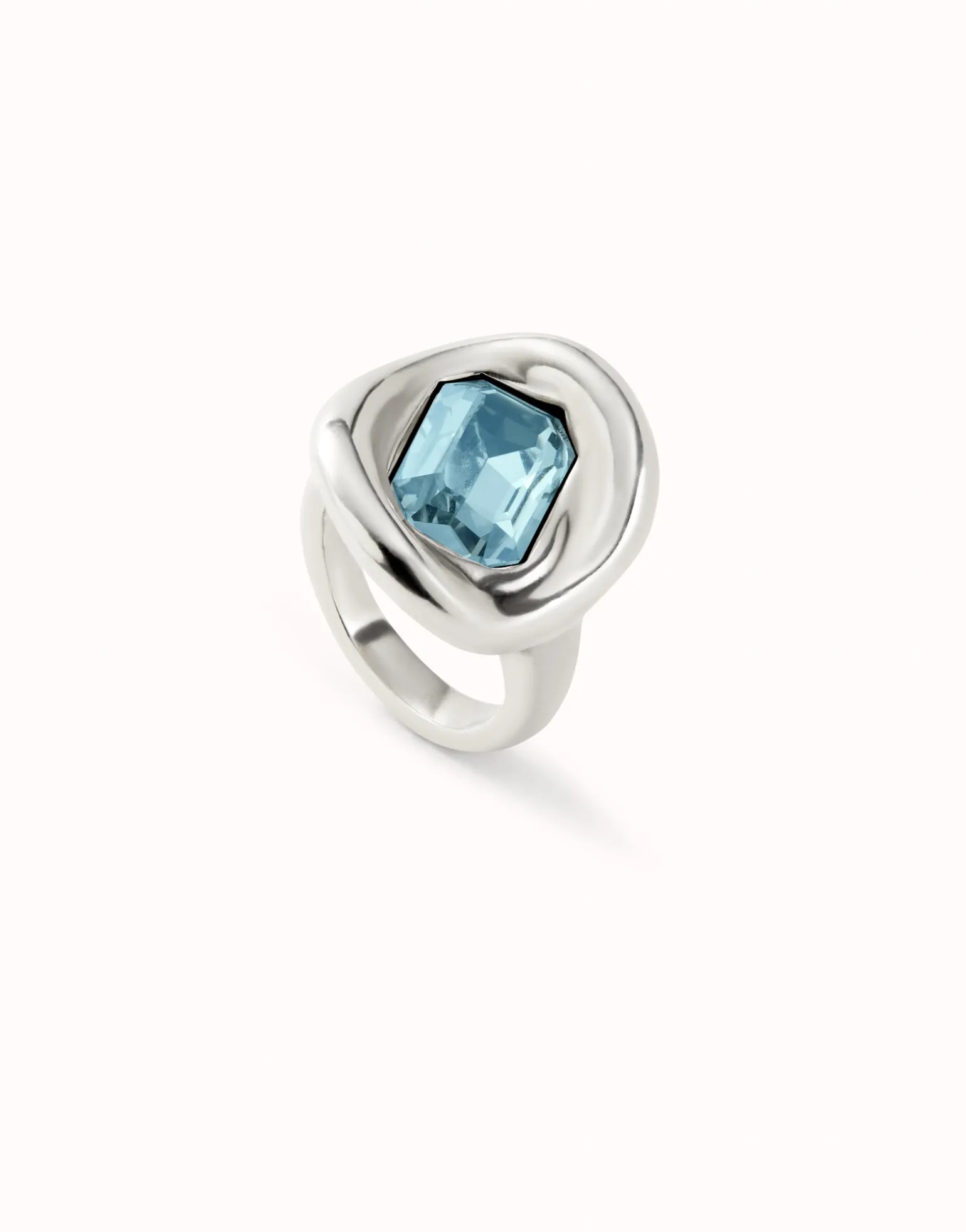 Ring with sky-blue crystal
