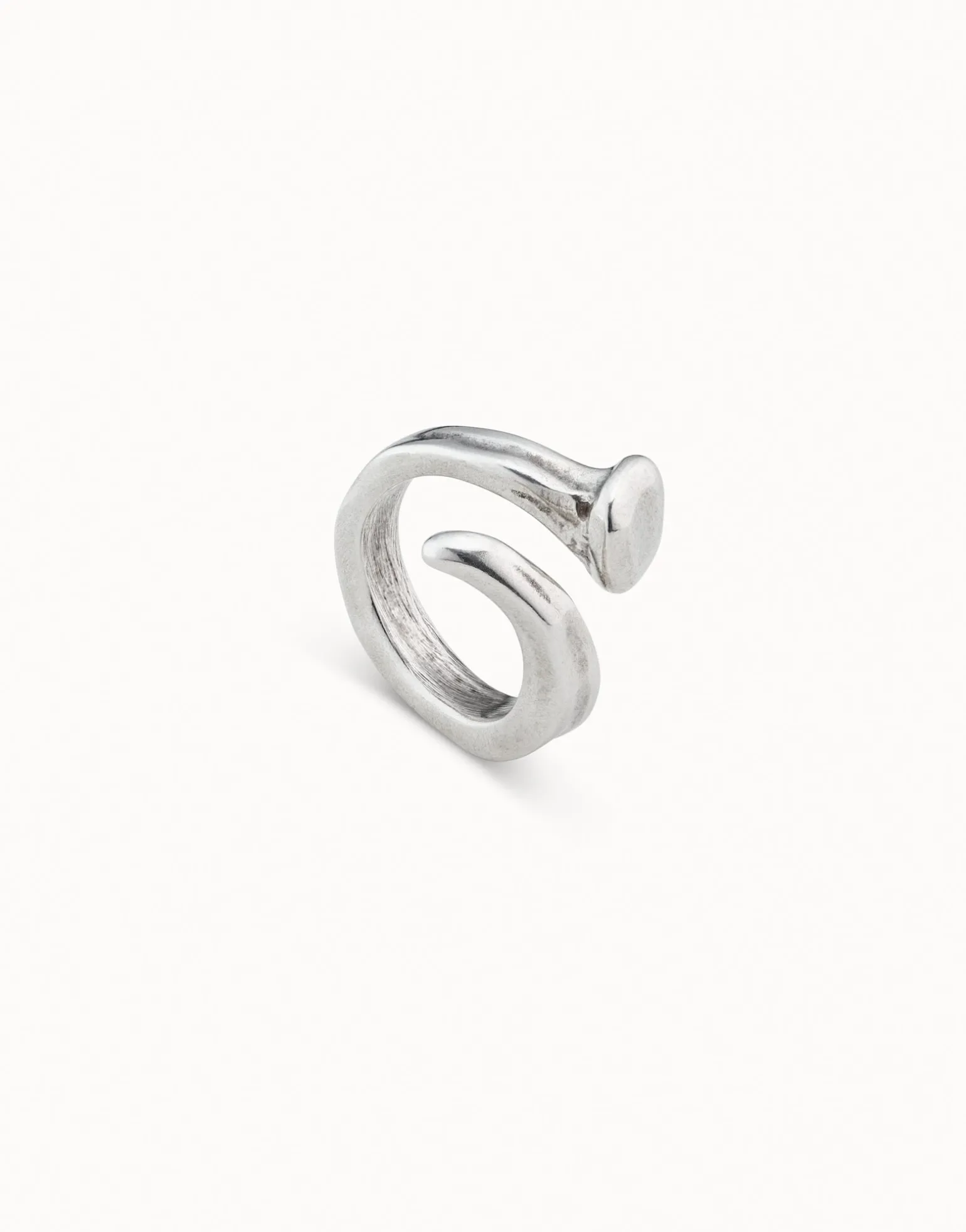 Ring with three organic shapes