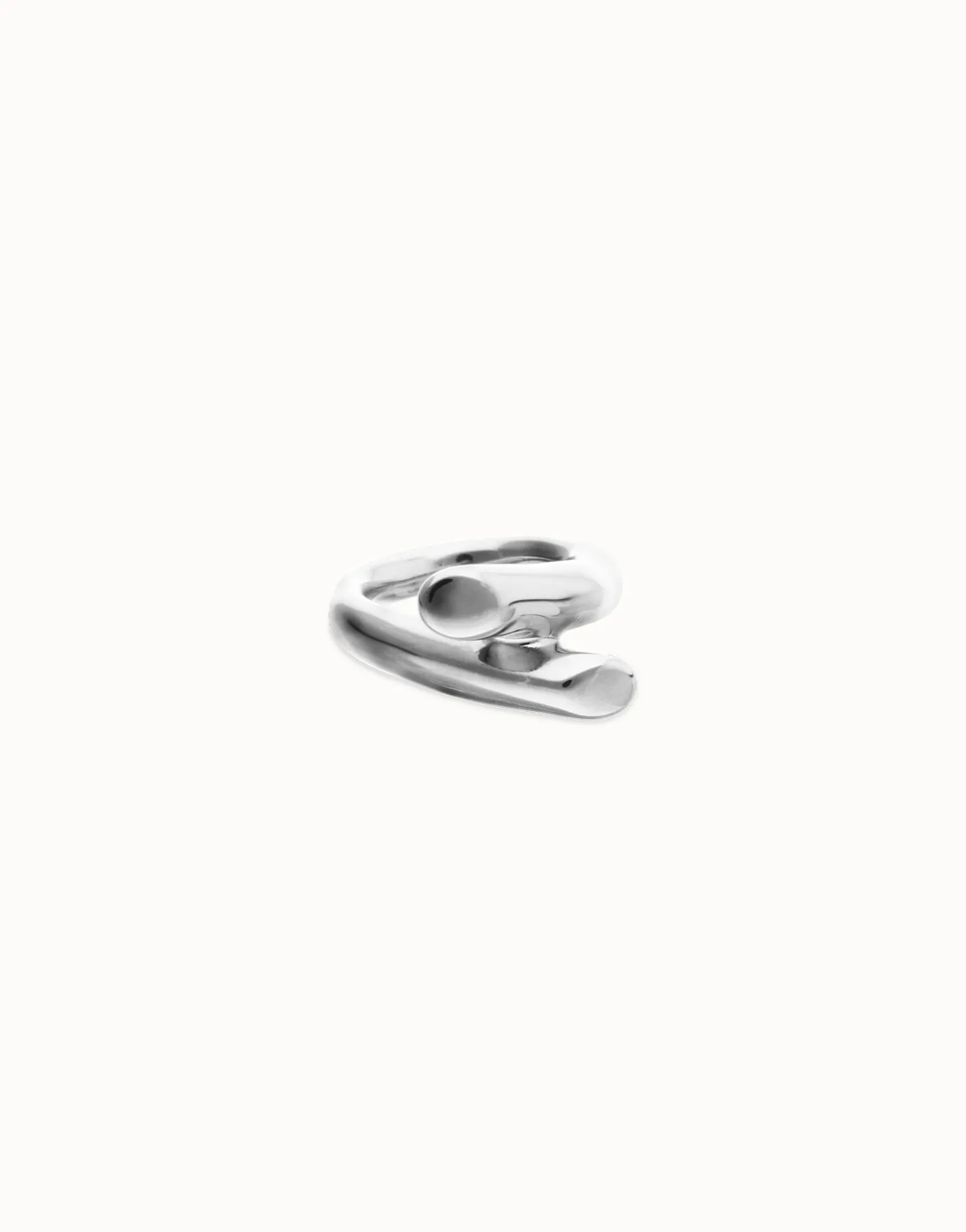 Ring with two intertwined organic forms