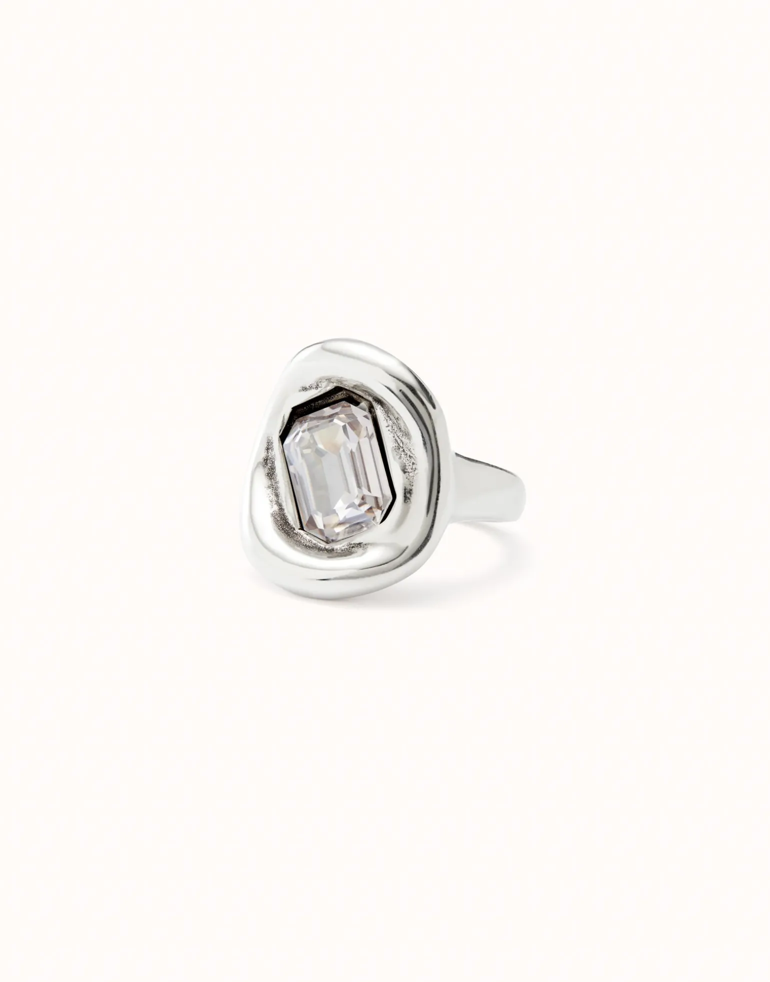 Ring with white crystal