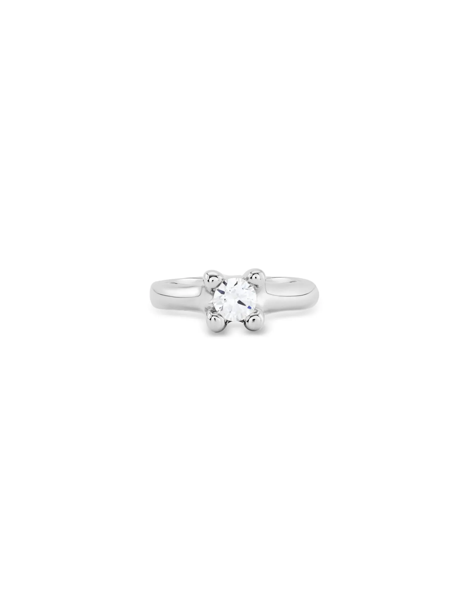 Ring with white zirconia