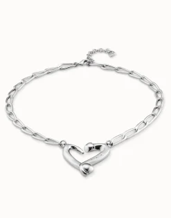 Short link chain pendant necklace with a heart