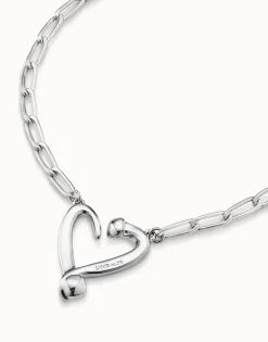 Short link chain pendant necklace with a heart