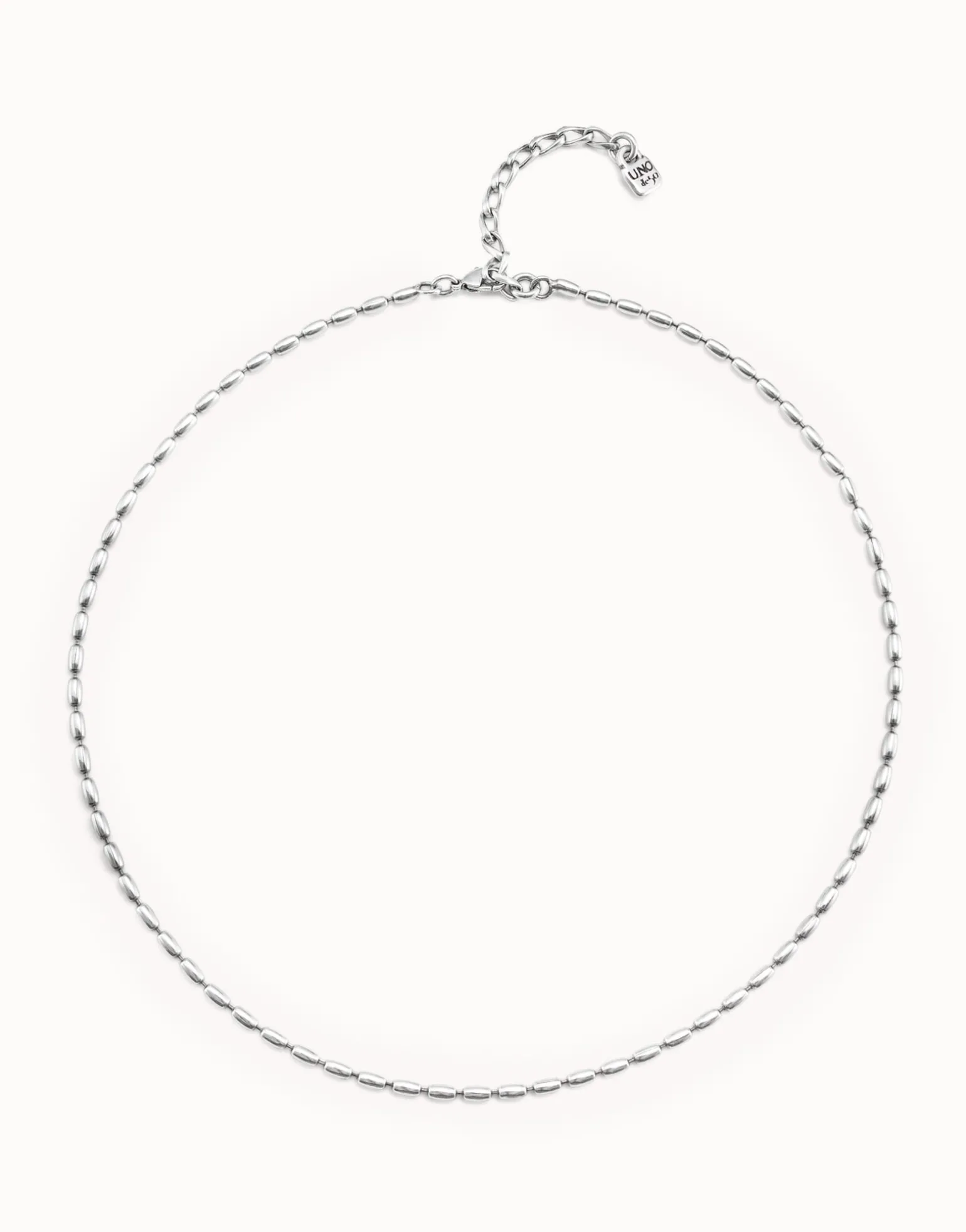 Short oval link chain necklace