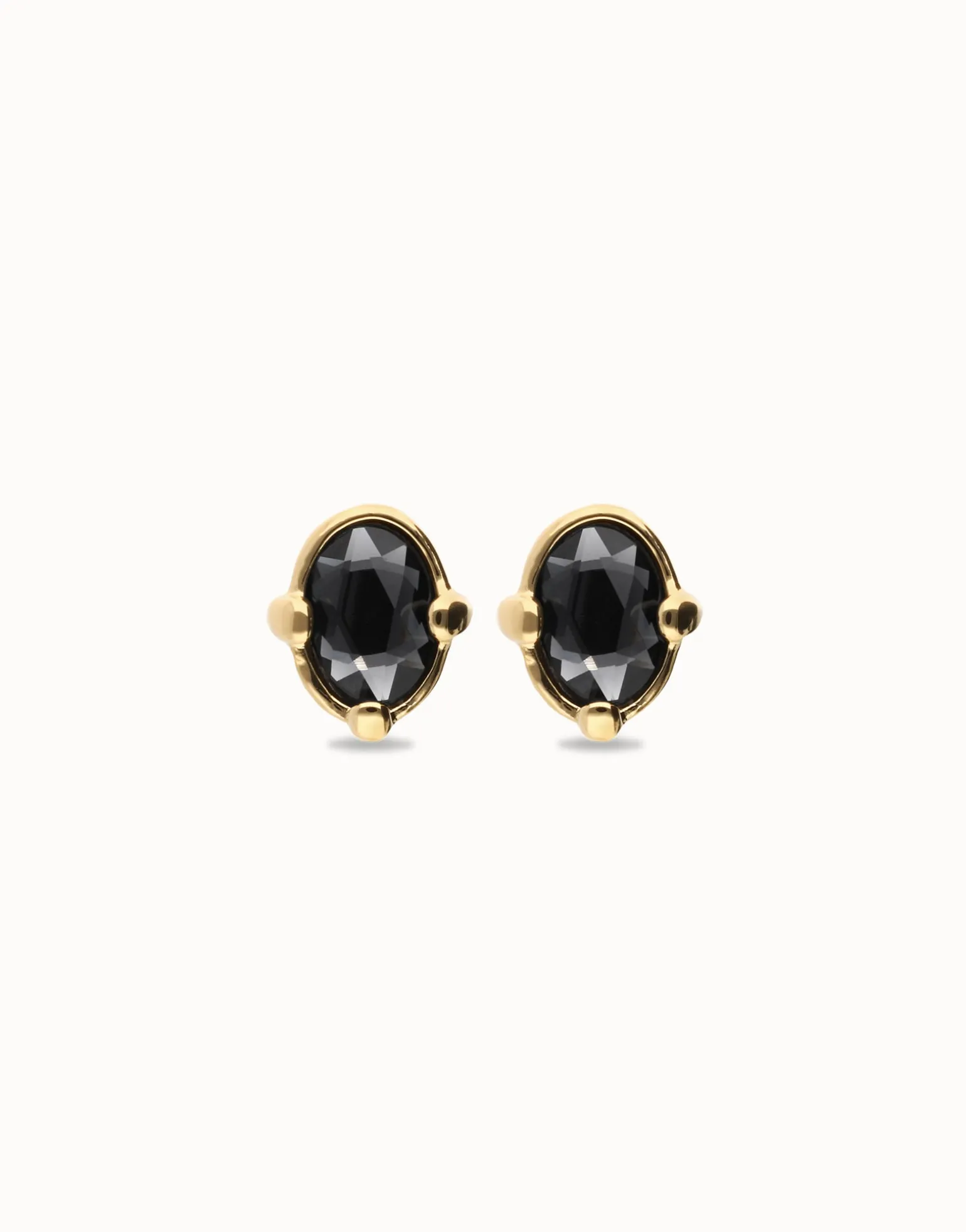 Studs with black oval faceted crystals
