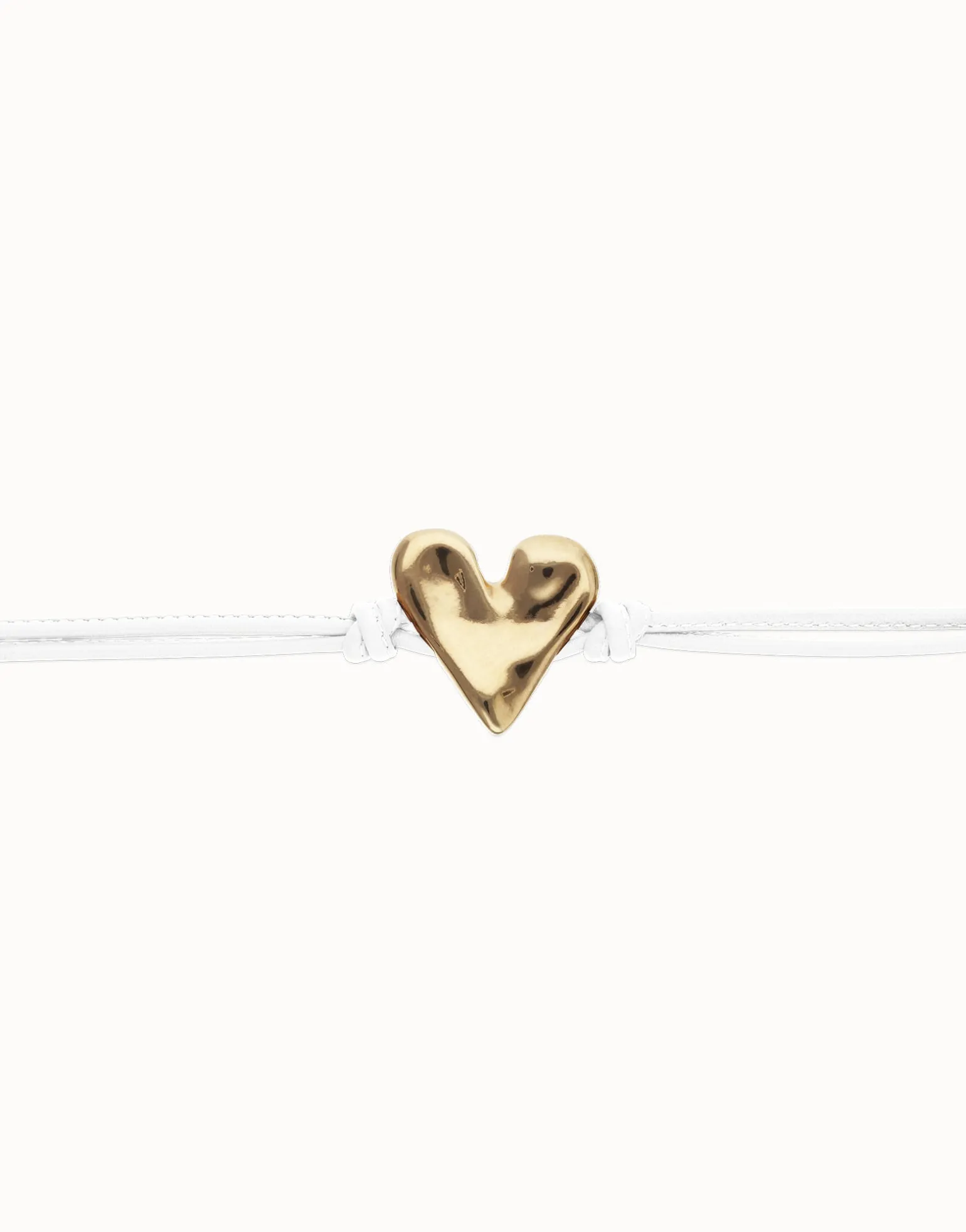 White leather bracelet with heart detail